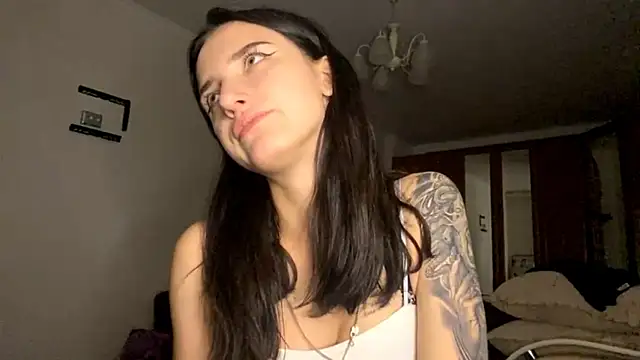 TifanyRawi online show from October 2025 09:34:01 PM