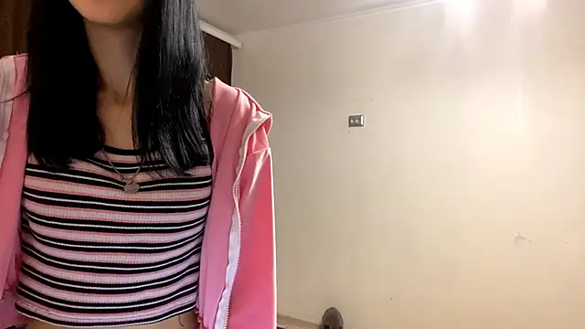 TifanyRawi online show from November 2025 02:18:01 PM