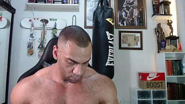 henryhadesflirt online show from November 2025 10:14:02 PM