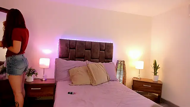 Snapshot of Aliccecullen chatting on October 2025 01:09:01 PM Aliccecullen online show from October 2025 01:09:01 PM