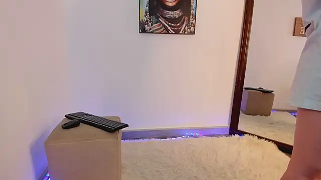 Snapshot of Aliccecullen chatting on October 2025 12:47:02 PM Aliccecullen online show from October 2025 12:47:02 PM