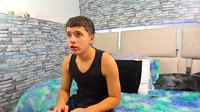 Julian wolf18 online show from October 2025 03:35:02 PM