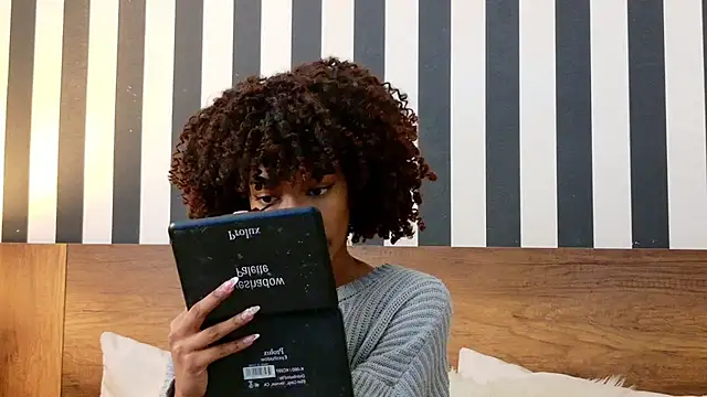 Stellaciel  online show from October 2025 10:28:02 PM