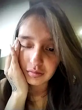 Snapshot of Karla-giraldo_ chatting on October 2025 09:02:01 PM Karla-giraldo online show from October 2025 09:02:01 PM