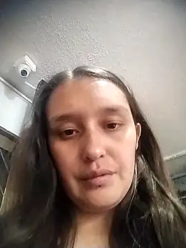 Snapshot of Karla-giraldo_ chatting on October 2025 09:28:02 PM Karla-giraldo online show from October 2025 09:28:02 PM