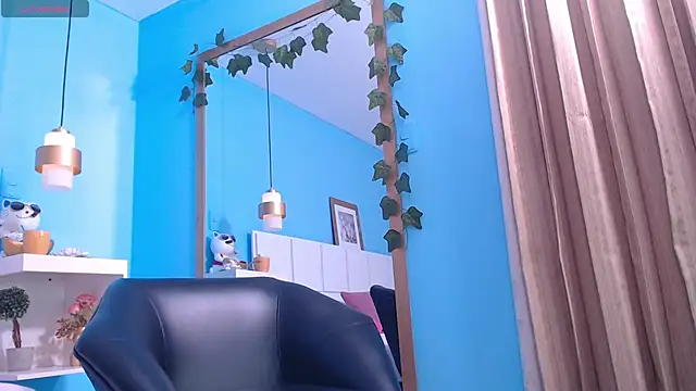 PenelopeBond online show from October 2025 12:58:01 PM