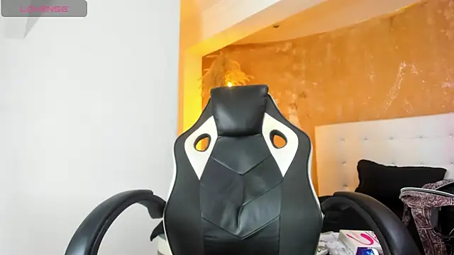 Snapshot of ZOE_ROSE4 chatting on September 2025 08:46:01 PM ZOE ROSE4 online show from September 2025 08:46:01 PM