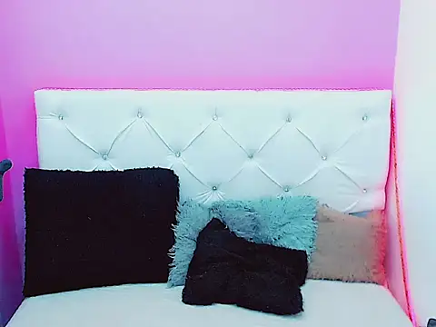 x daniiela x online show from October 2025 07:56:01 PM