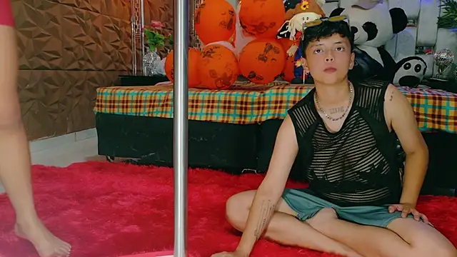 Twindesires online show from October 2025 05:20:02 AM