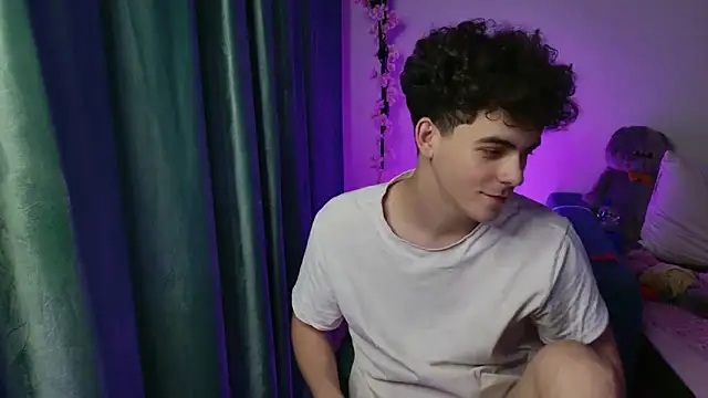 Snapshot of dreamgonetan chatting on October 2025 08:50:02 PM dreamgonetan online show from October 2025 08:50:02 PM