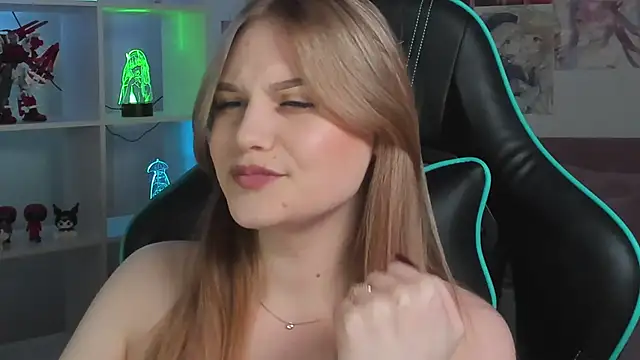 Snapshot of AriaWell chatting on October 2025 07:03:01 PM AriaWell online show from October 2025 07:03:01 PM