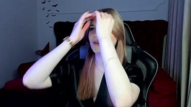 Snapshot of AriaWell chatting on October 2025 05:37:01 PM AriaWell online show from October 2025 05:37:01 PM