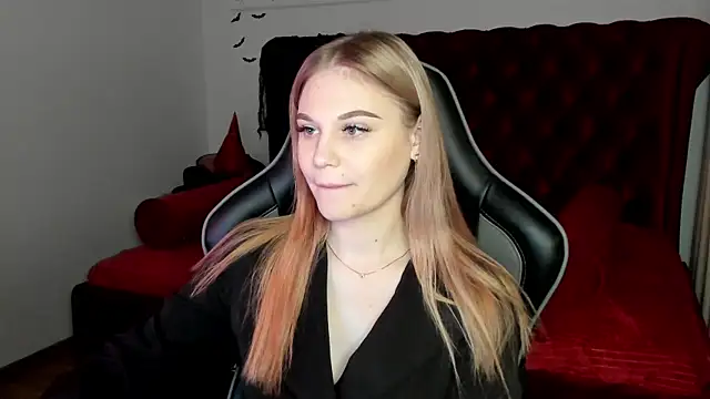 Snapshot of AriaWell chatting on November 2025 05:35:01 PM AriaWell online show from November 2025 05:35:01 PM