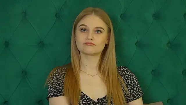 Snapshot of AriaWell chatting on December 2025 05:18:02 PM AriaWell online show from December 2025 05:18:02 PM