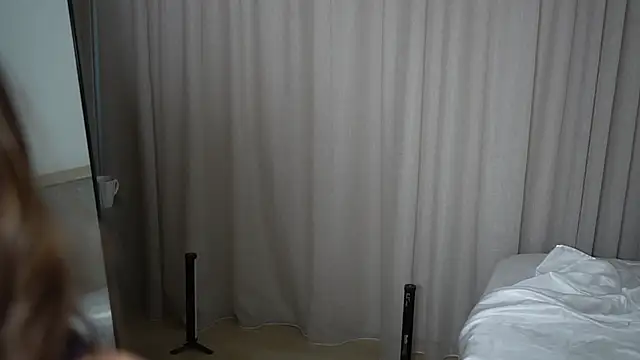 Peachxlush online show from December 2025 02:33:02 PM