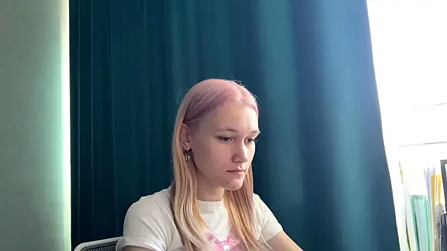 TwinedPeril online show from October 2025 07:28:01 AM