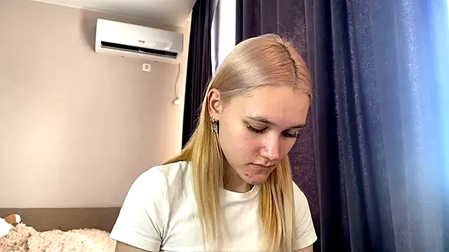 TwinedPeril online show from October 2025 07:07:02 AM