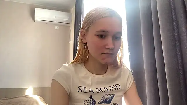 TwinedPeril online show from October 2025 07:08:01 AM