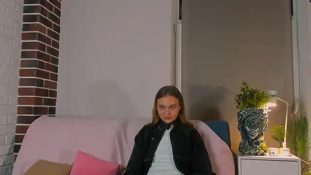 Snapshot of MarryLuz chatting on September 2025 06:24:02 PM MarryLuz online show from September 2025 06:24:02 PM