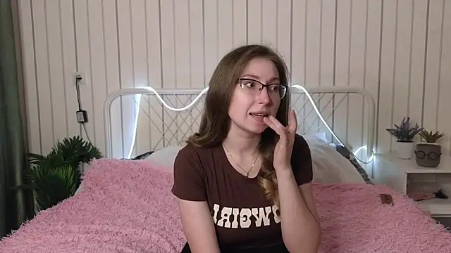 Snapshot of DaliaRadtke chatting on October 2025 06:06:01 PM DaliaRadtke online show from October 2025 06:06:01 PM