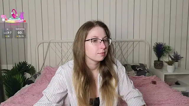 Snapshot of DaliaRadtke chatting on October 2025 08:07:01 PM DaliaRadtke online show from October 2025 08:07:01 PM