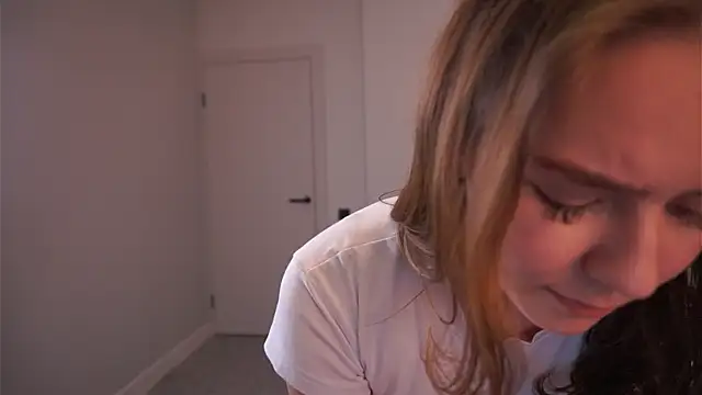 AdrianaCoenen online show from September 2025 06:33:02 PM