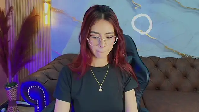 mia tf online show from October 2025 01:41:02 PM