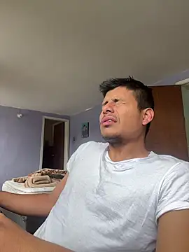 AnotherJuan  online show from October 2025 01:19:01 PM