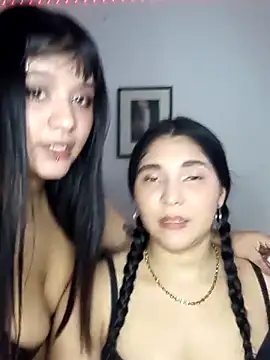 TwoForyouX online show from October 2025 04:07:01 AM