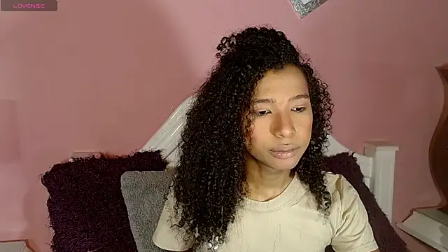 Snapshot of _IsabellaRousse chatting on November 2025 07:03:01 PM IsabellaRousse online show from November 2025 07:03:01 PM