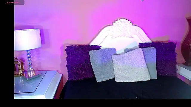 Snapshot of _IsabellaRousse chatting on November 2025 07:24:02 PM IsabellaRousse online show from November 2025 07:24:02 PM