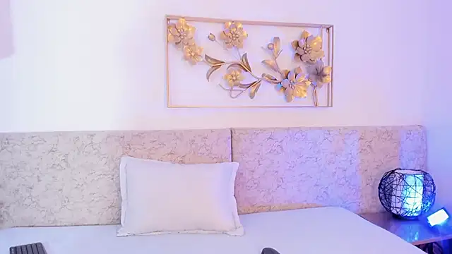 Snapshot of _Malak chatting on September 2025 06:44:02 PM Malak online show from September 2025 06:44:02 PM