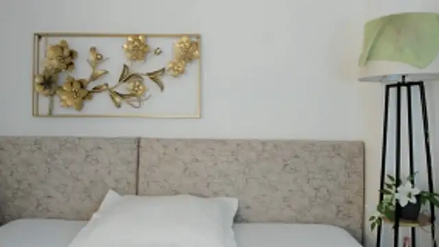 Snapshot of _Malak chatting on October 2025 06:40:02 PM Malak online show from October 2025 06:40:02 PM