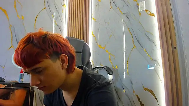 Snapshot of Marian_Cristal chatting on February 2026 03:04:02 AM Marian Cristal online show from February 2026 03:04:02 AM