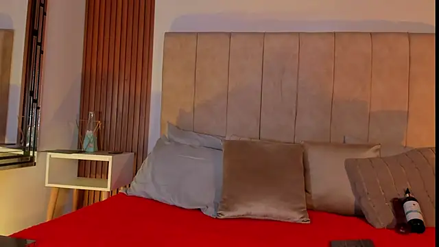 Lauraa saenz11 online show from October 2025 11:31:02 AM