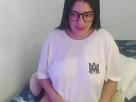 Snapshot of ImSweetLips chatting on October 2025 09:57:01 PM ImSweetLips online show from October 2025 09:57:01 PM