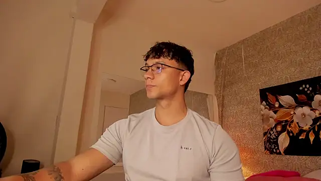 mike wills3 online show from November 2025 03:42:02 AM