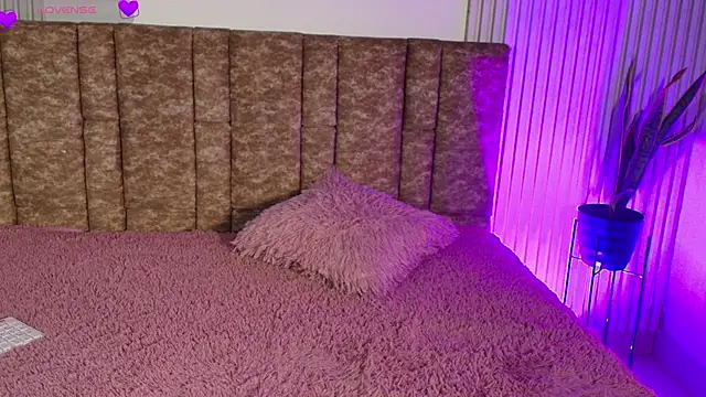 Missdionne curly online show from February 2026 11:43:02 AM