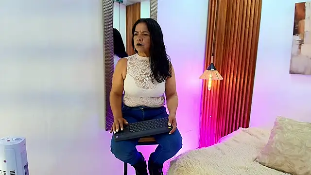 EvaGoddess  online show from June 2026 07:49:01 PM