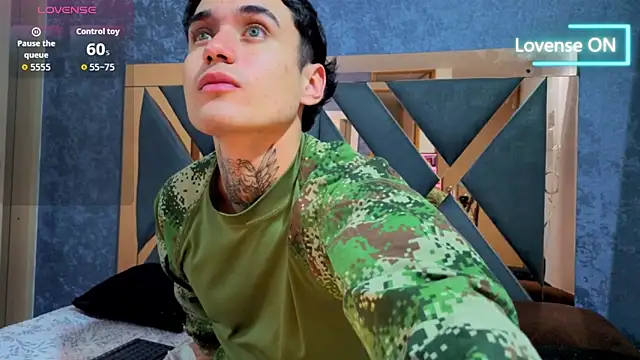 Snapshot of owen_desmond chatting on September 2025 02:38:02 AM owen desmond online show from September 2025 02:38:02 AM