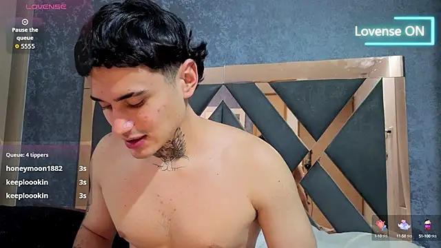 Snapshot of owen_desmond chatting on October 2025 02:22:02 AM owen desmond online show from October 2025 02:22:02 AM