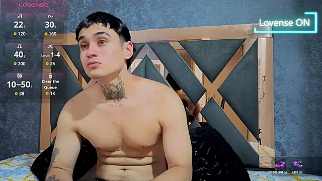 Snapshot of owen_desmond chatting on October 2025 03:06:01 AM owen desmond online show from October 2025 03:06:01 AM