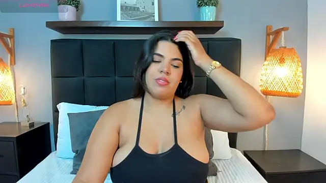 daniela crozee  online show from October 2025 02:20:01 AM