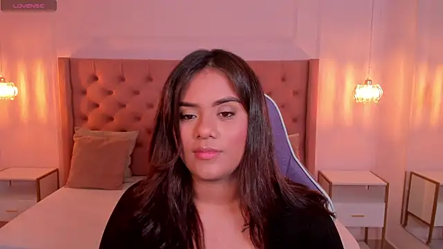 scarlett rouss  online show from October 2025 03:25:03 AM