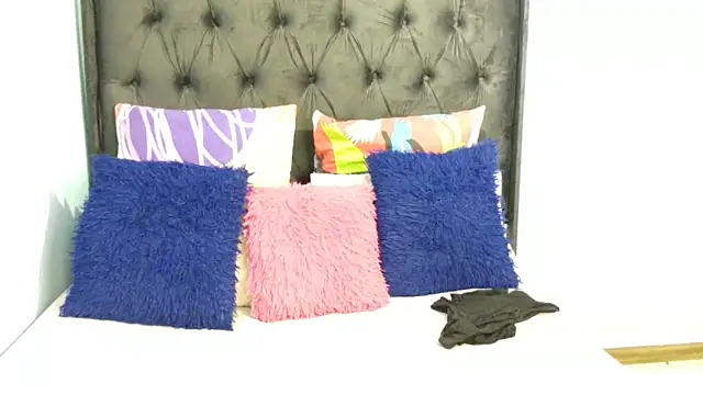 Snapshot of Dandelion_enigman chatting on October 2025 06:30:01 PM Dandelion enigman online show from October 2025 06:30:01 PM