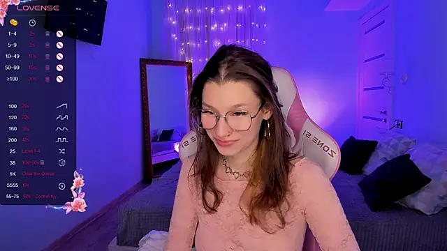 Snapshot of LinaBlossom_ chatting on October 2025 08:31:02 AM LinaBlossom online show from October 2025 08:31:02 AM