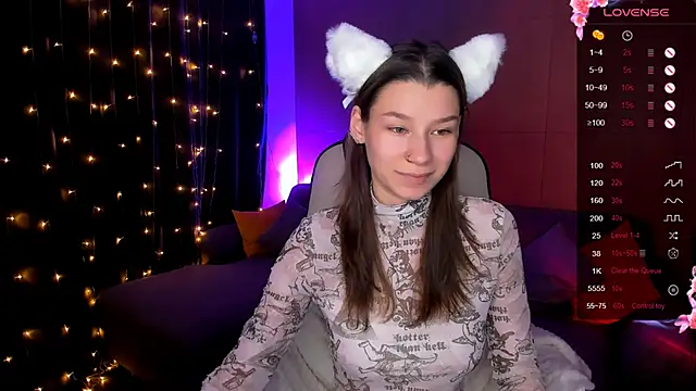 Snapshot of LinaBlossom_ chatting on November 2025 08:26:02 AM LinaBlossom online show from November 2025 08:26:02 AM