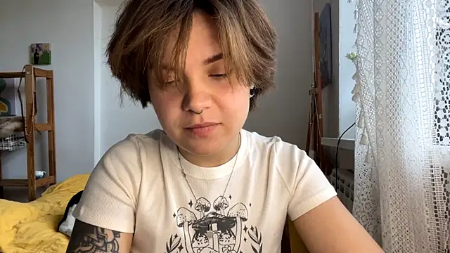 Snapshot of SabrinaFolts chatting on September 2025 10:05:01 AM SabrinaFolts online show from September 2025 10:05:01 AM