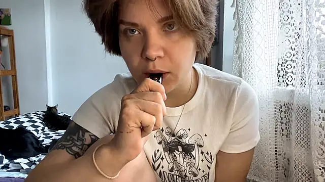 Snapshot of SabrinaFolts chatting on September 2025 09:11:02 AM SabrinaFolts online show from September 2025 09:11:02 AM