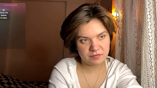 Snapshot of SabrinaFolts chatting on October 2025 04:30:01 PM SabrinaFolts online show from October 2025 04:30:01 PM